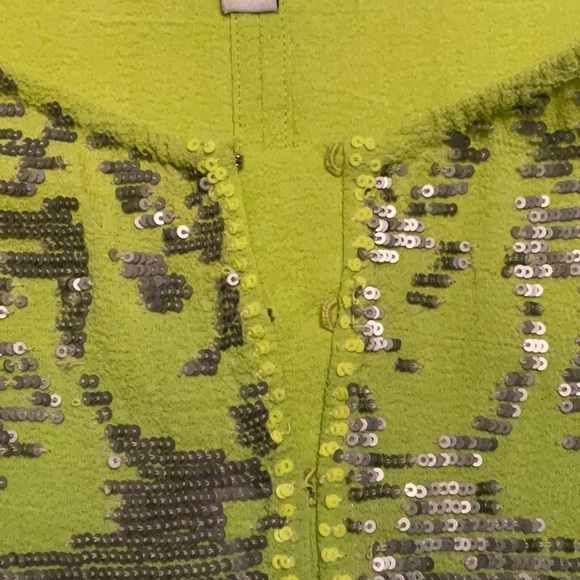 Stunning lime green summer top - Picture 7 of 7